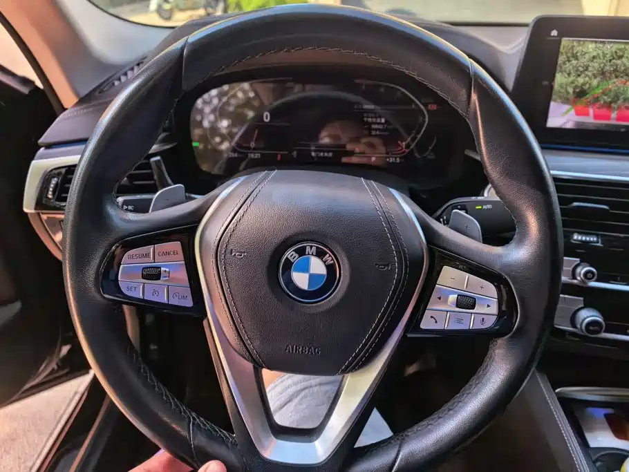 BMW 5 Series — фото 15