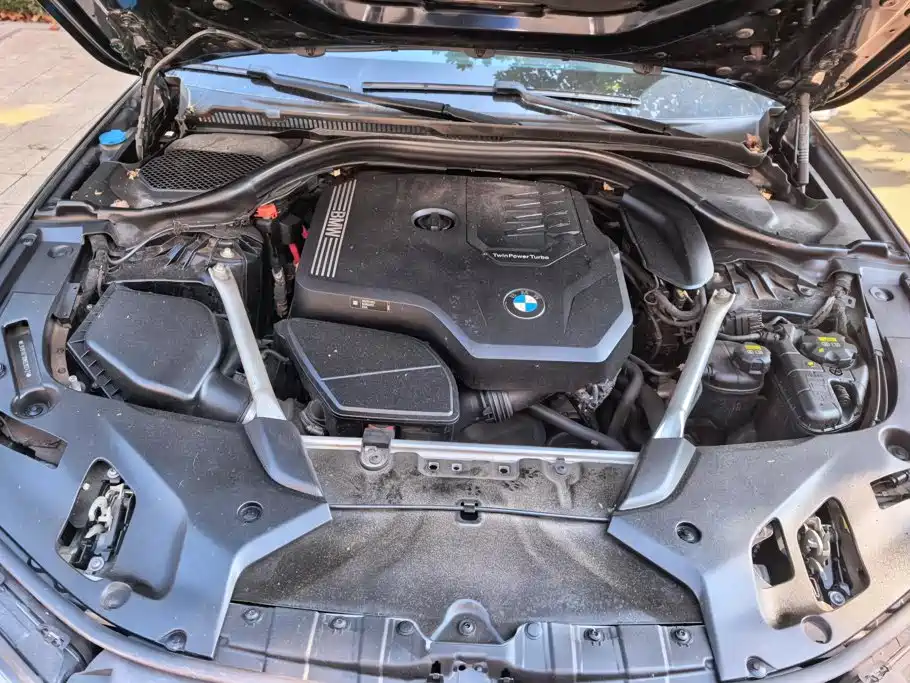 BMW 5 Series — фото 10