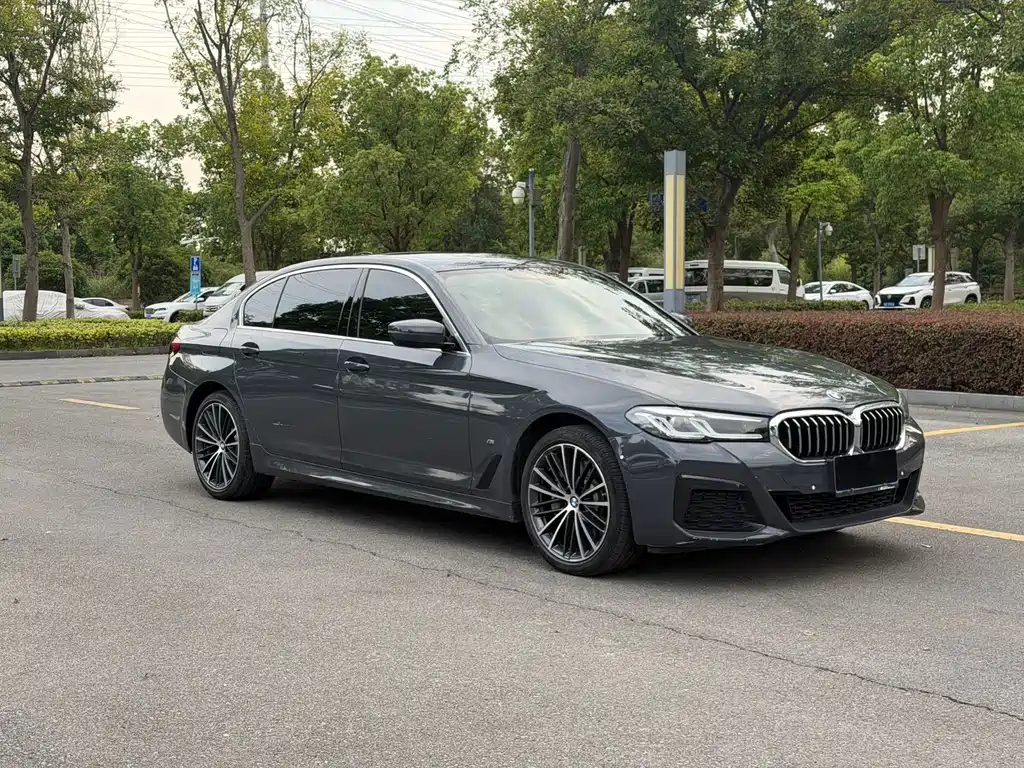 BMW 5 Series — фото 3