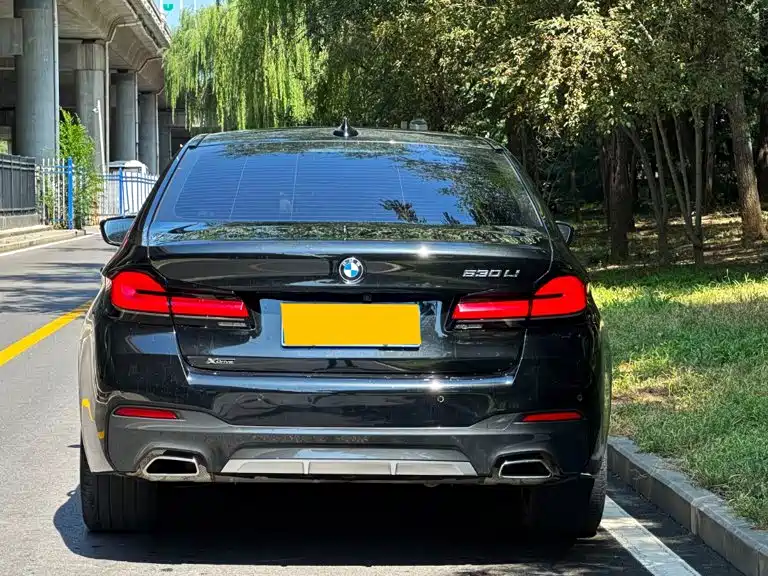 BMW 5 Series — фото 4