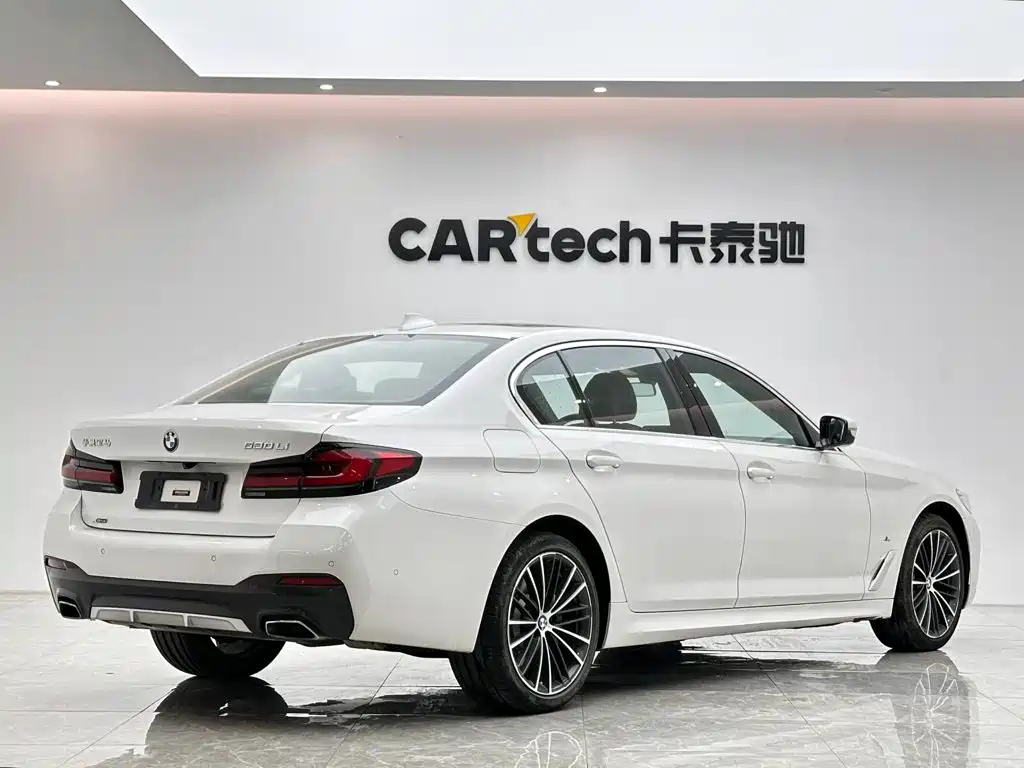 BMW 5 Series — фото 5