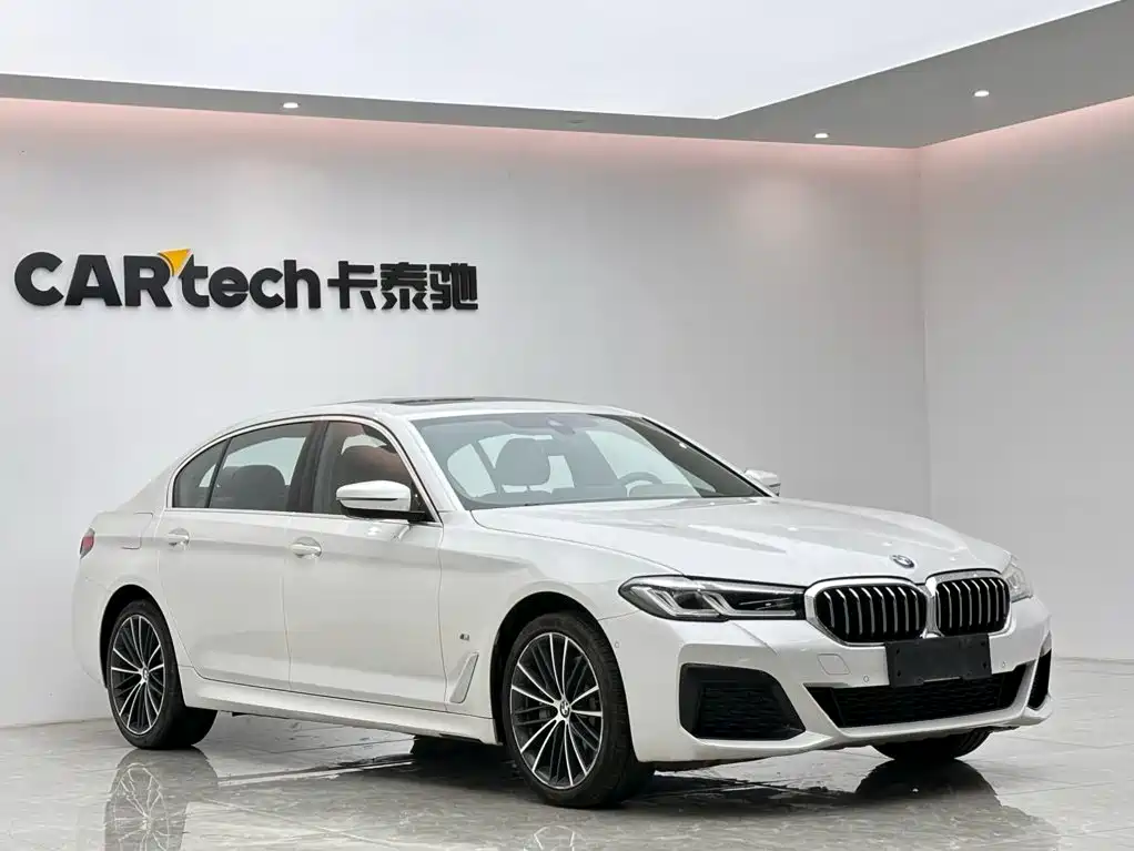 BMW 5 Series — фото 6