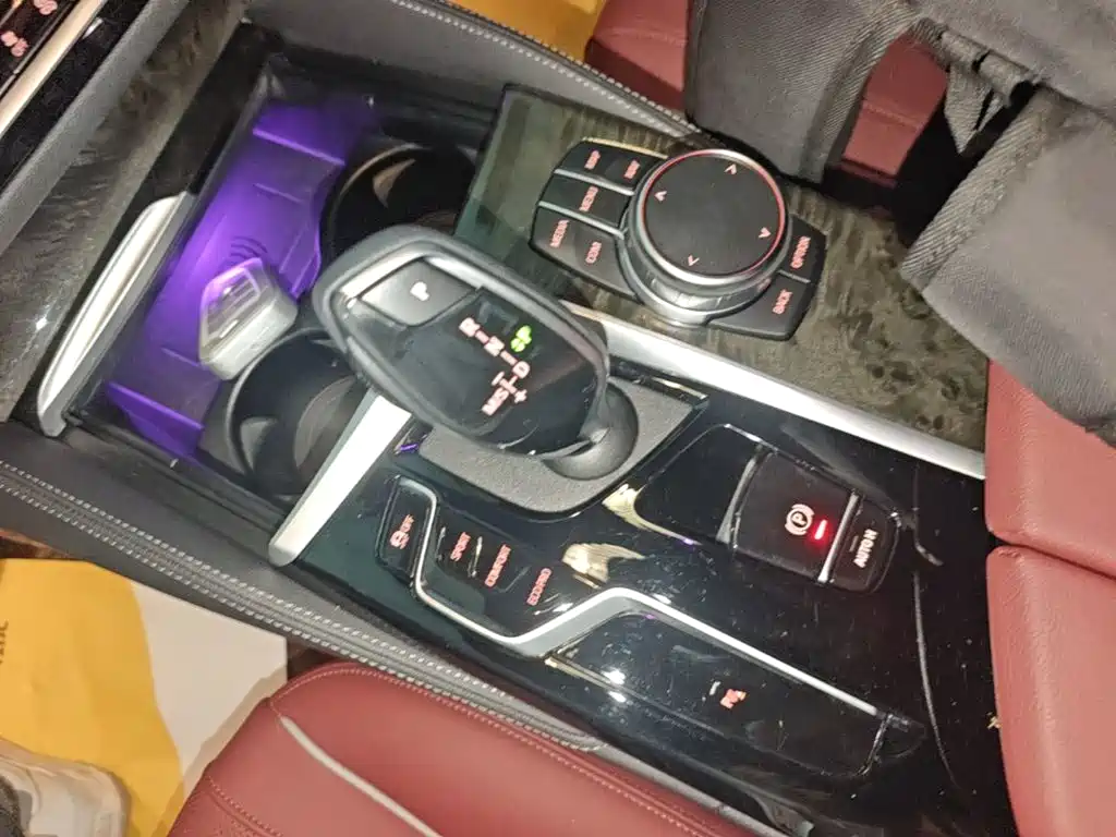 BMW 5 Series — фото 14