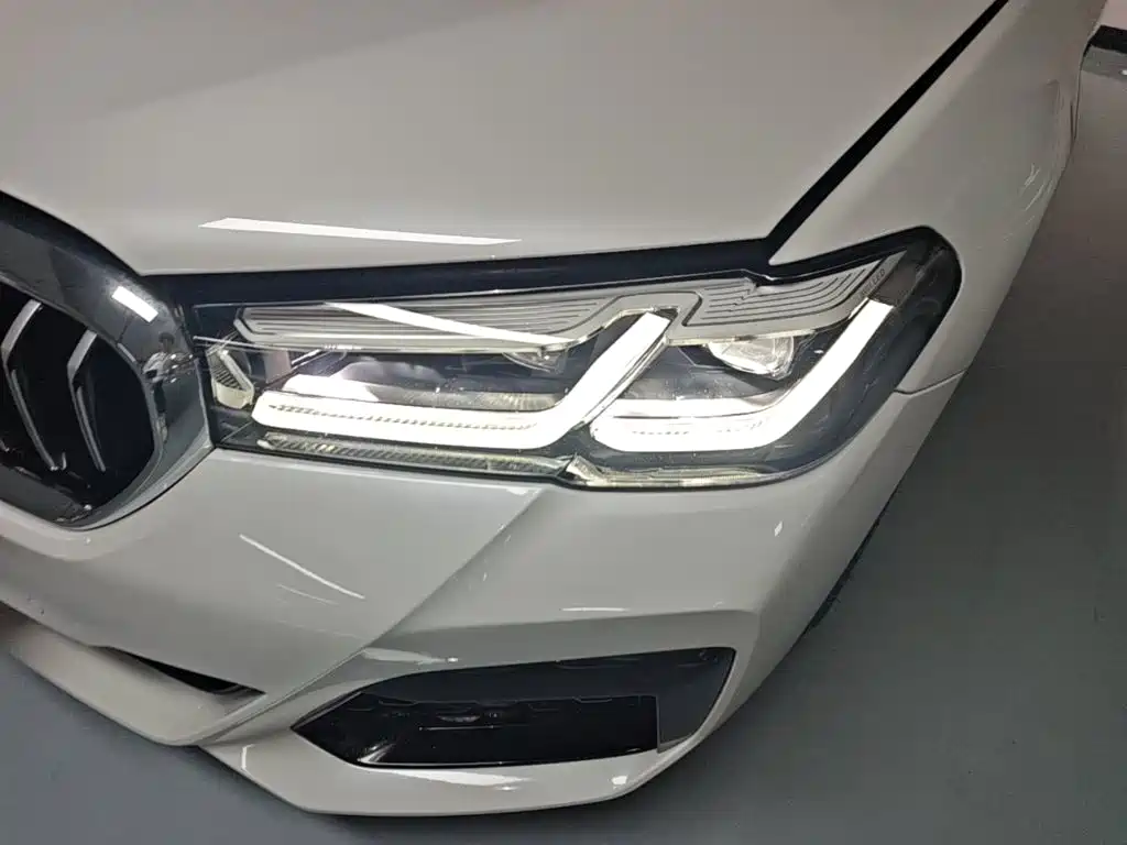 BMW 5 Series — фото 24