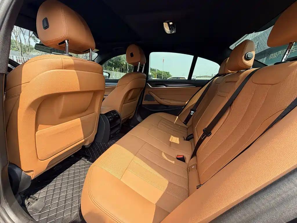 BMW 5 Series (Import) — фото 13