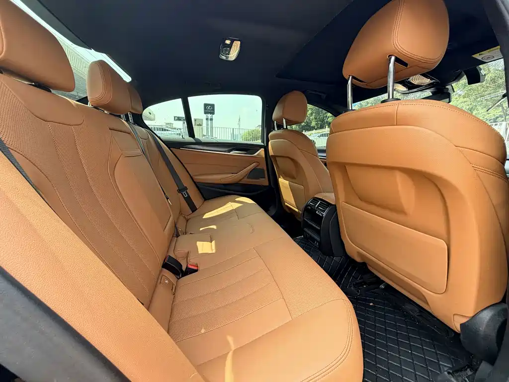 BMW 5 Series (Import) — фото 15