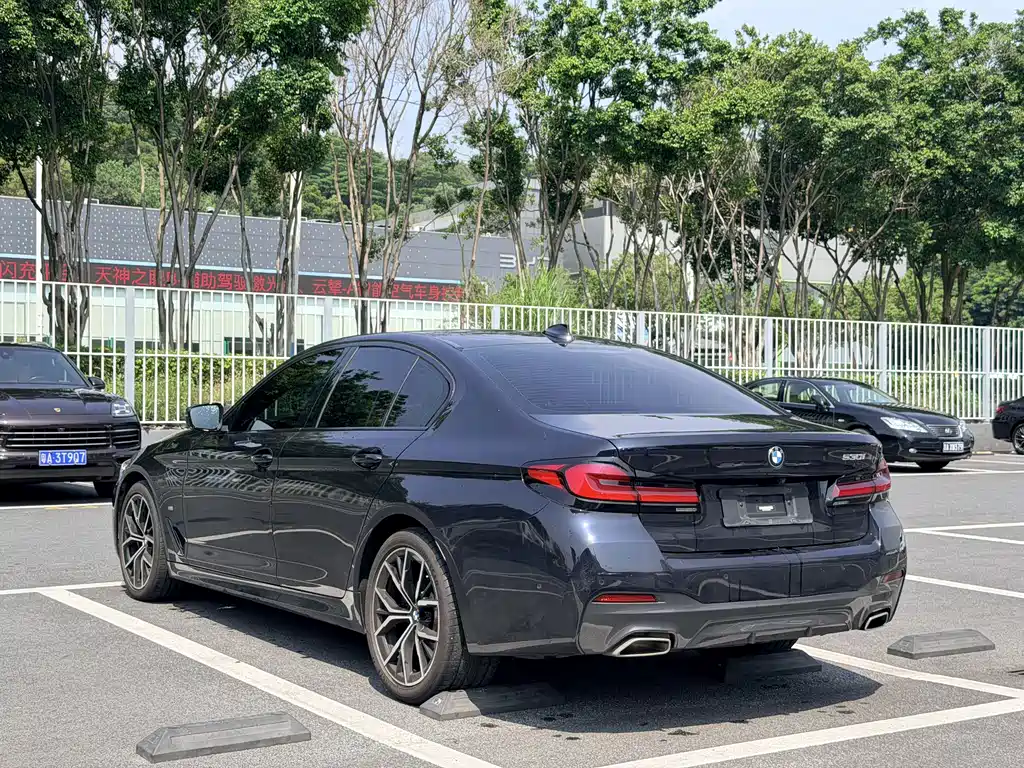 BMW 5 Series (Import) — фото 17