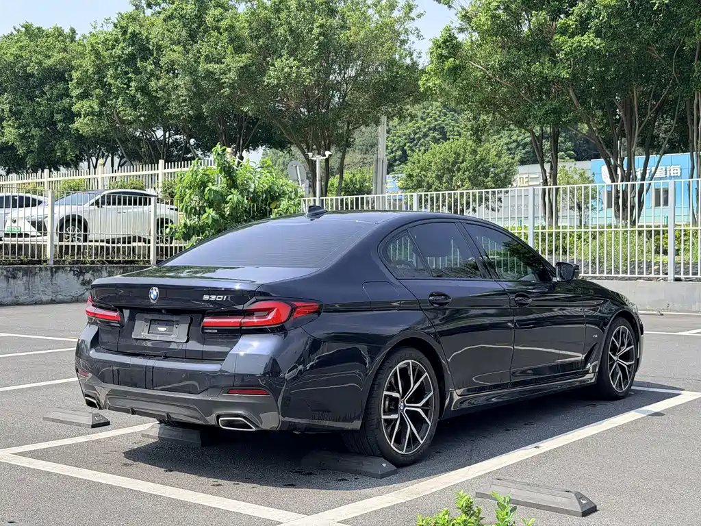 BMW 5 Series (Import) — фото 19
