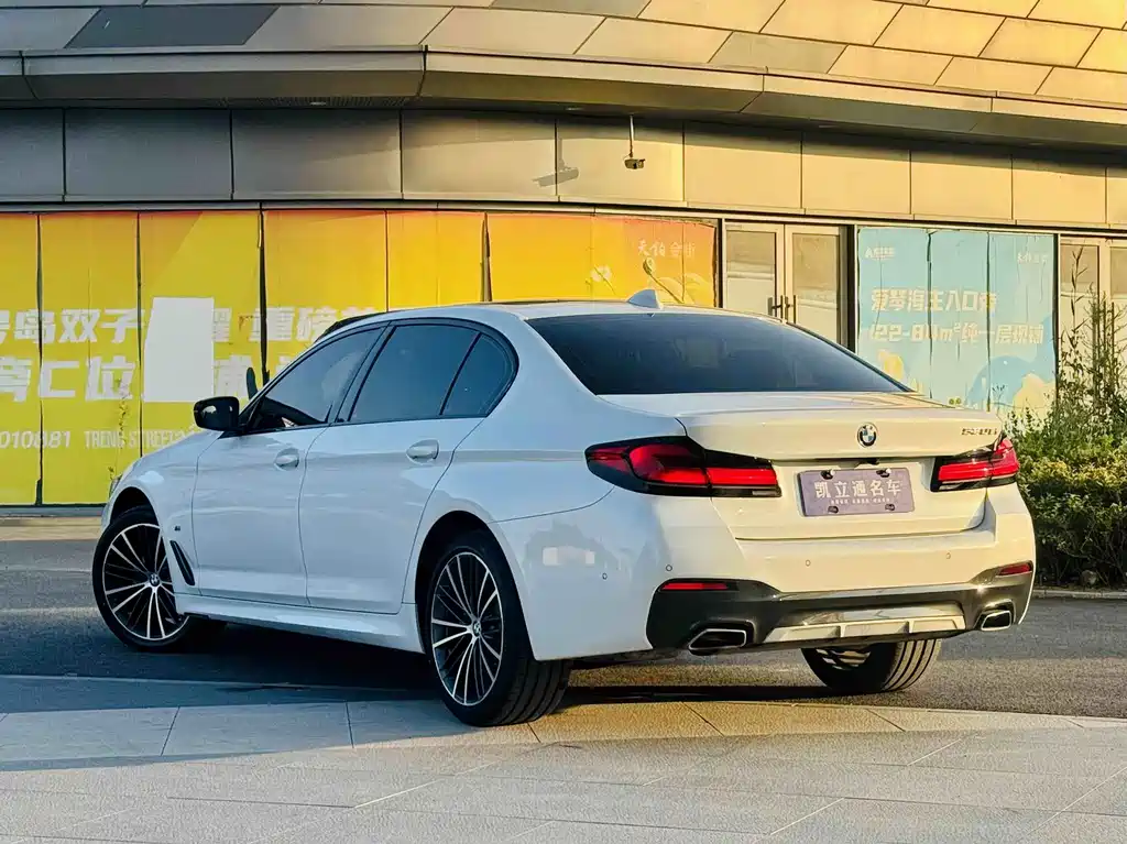 BMW 5 Series — фото 4