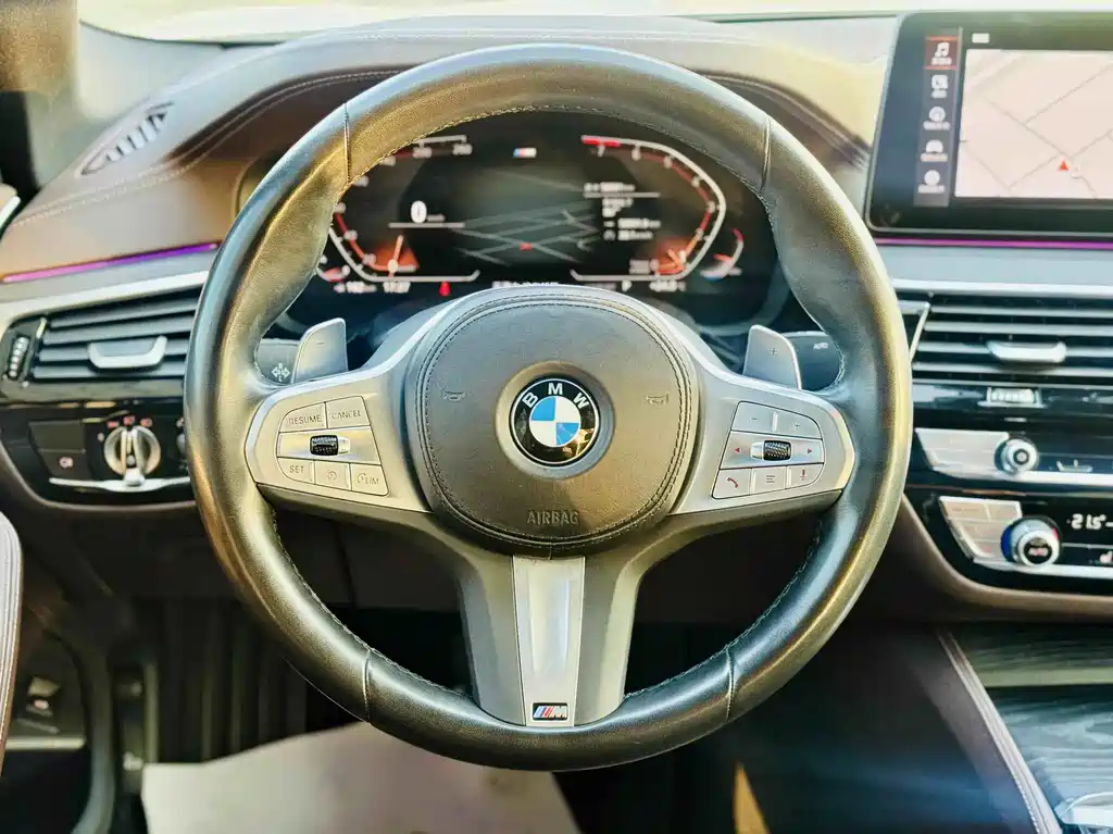 BMW 5 Series — фото 8