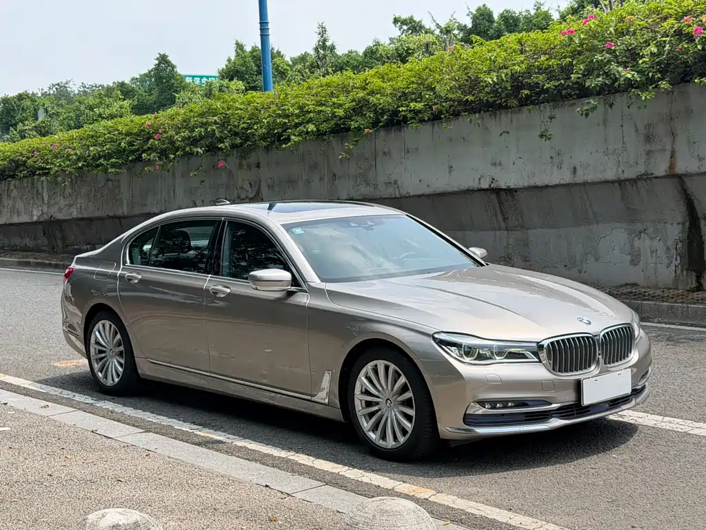 BMW 7 Series — фото 3