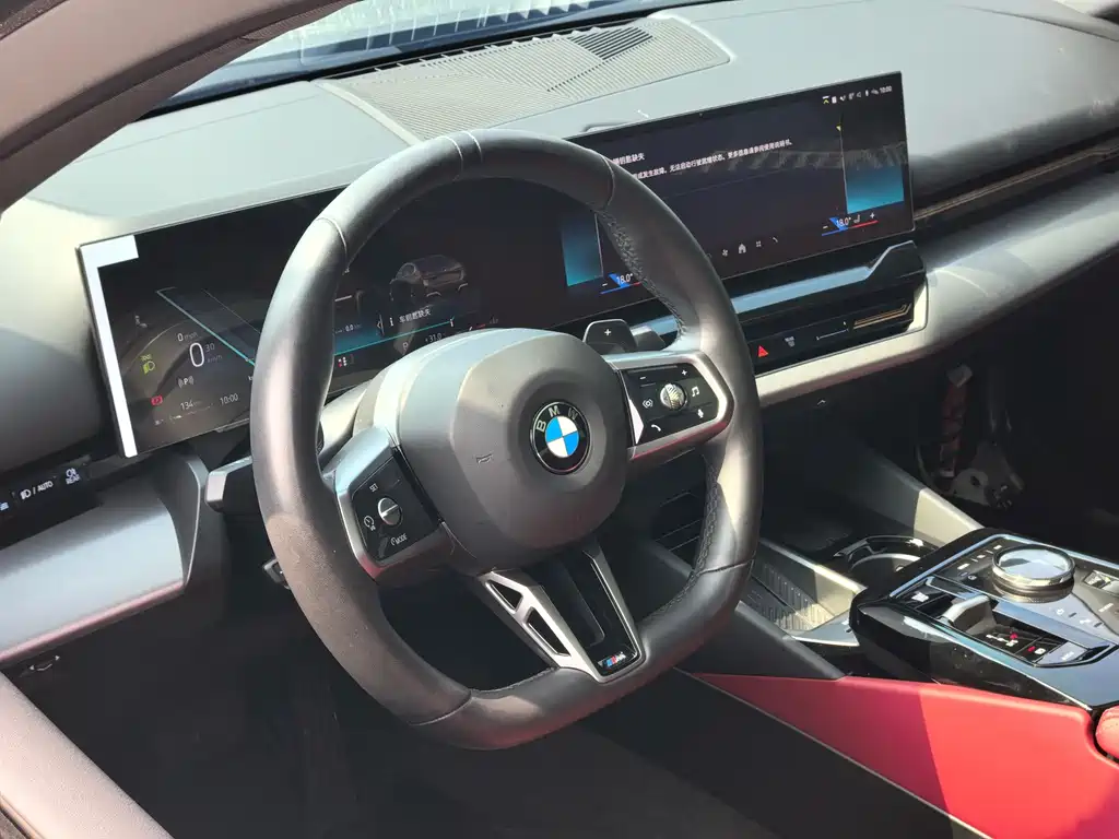 BMW 5 Series — фото 13