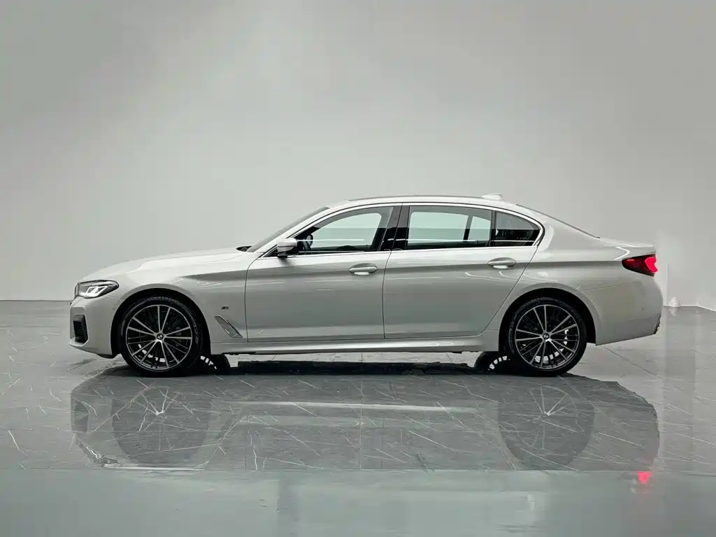 BMW 5 Series — фото 3