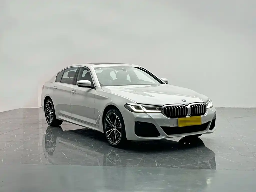 BMW 5 Series — фото 8