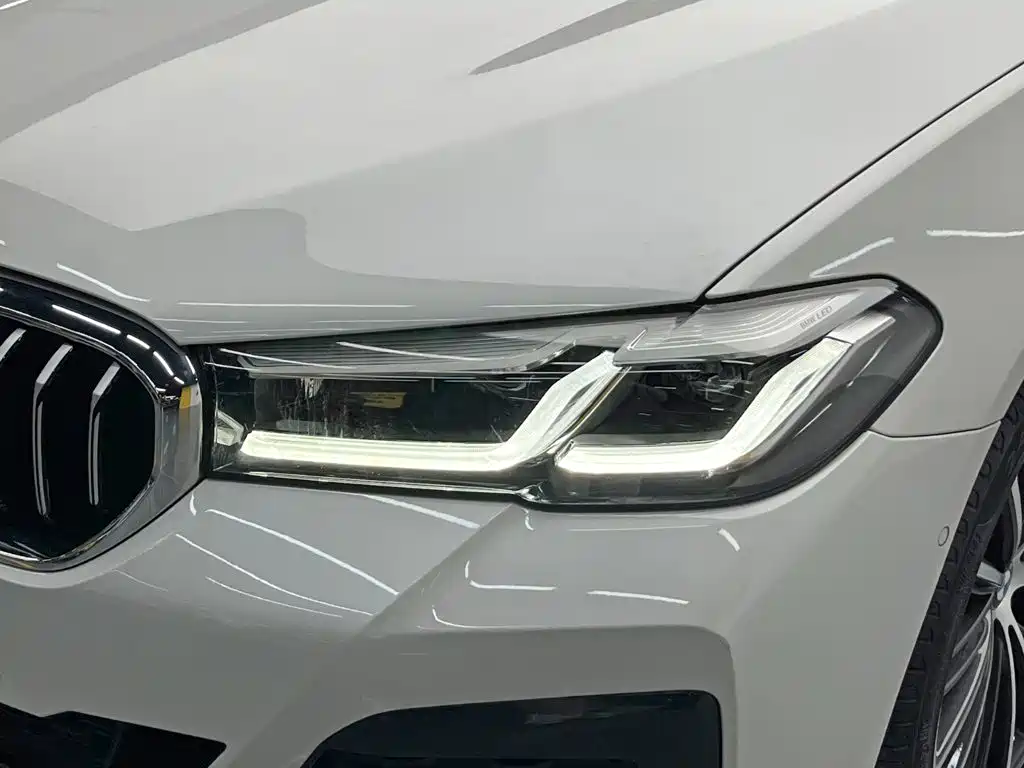 BMW 5 Series — фото 9