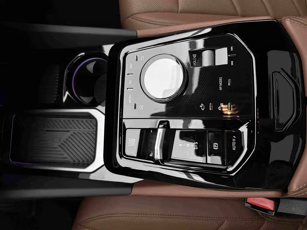 BMW 5 Series — фото 13