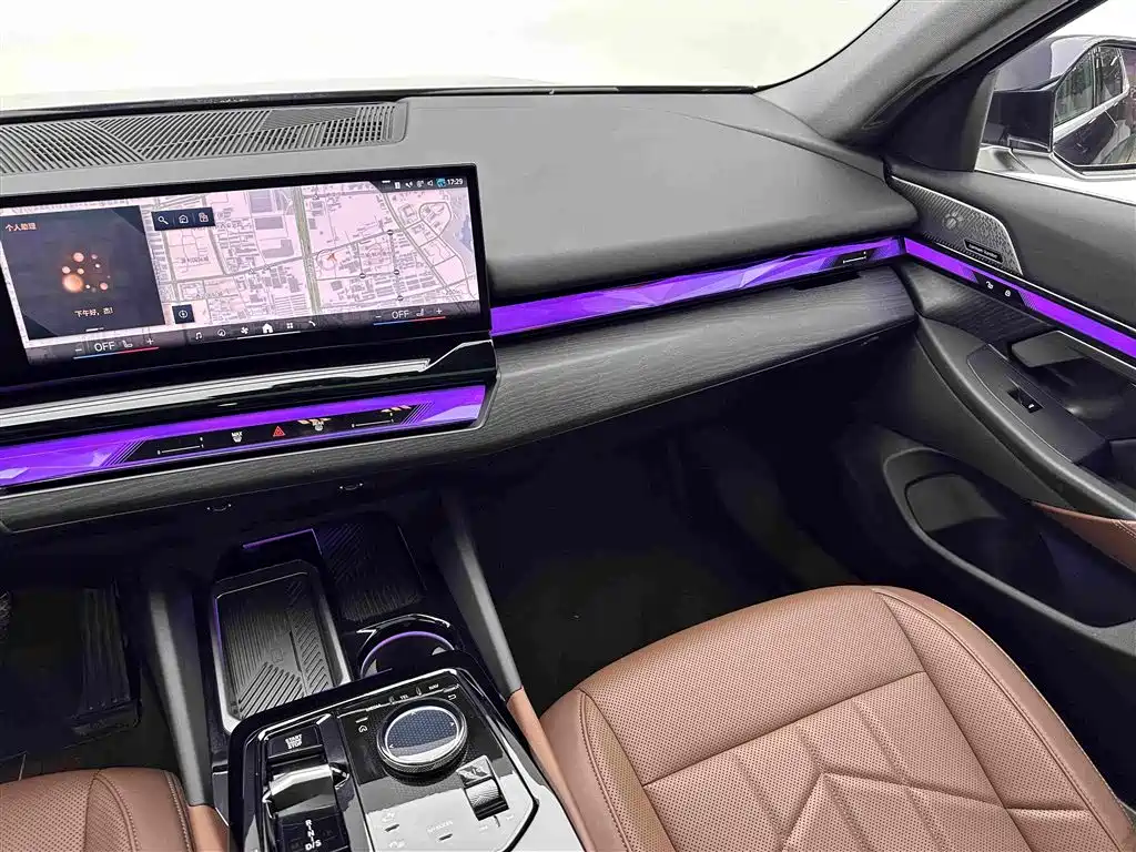 BMW 5 Series — фото 15