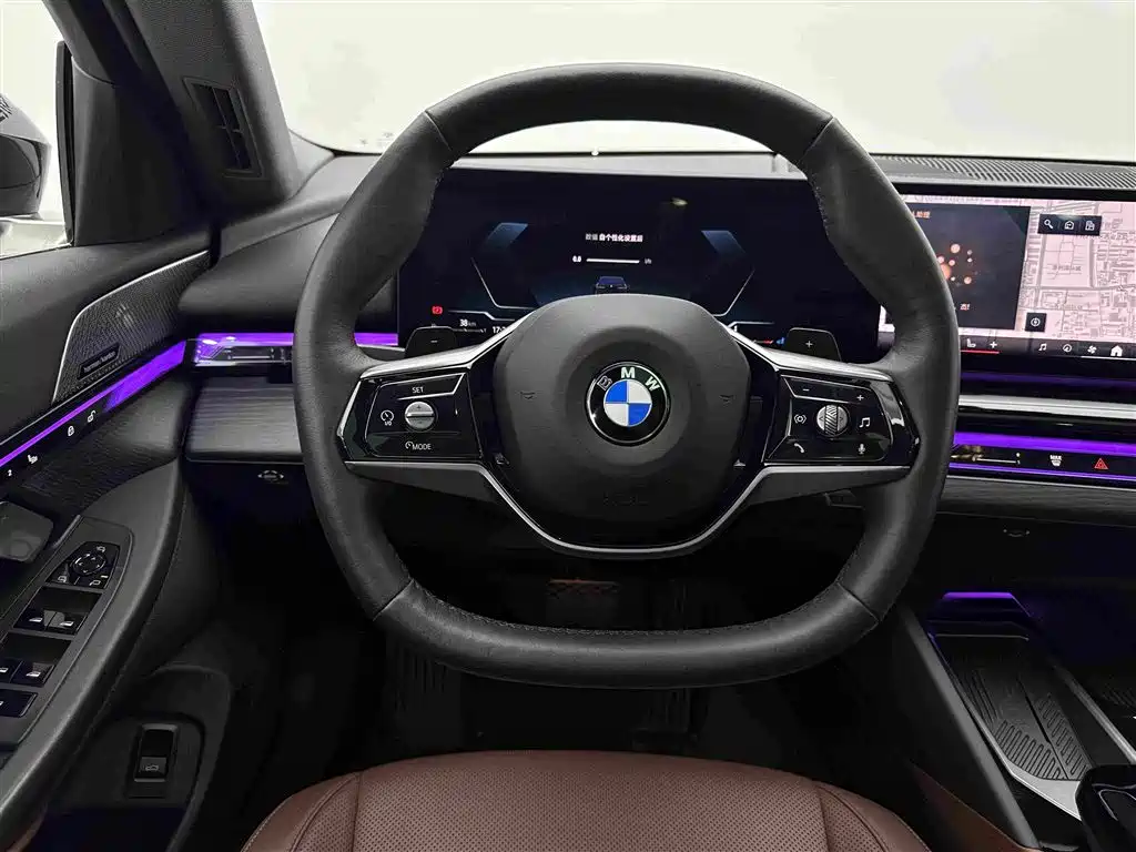 BMW 5 Series — фото 9
