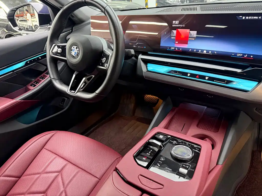 BMW 5 Series — фото 18