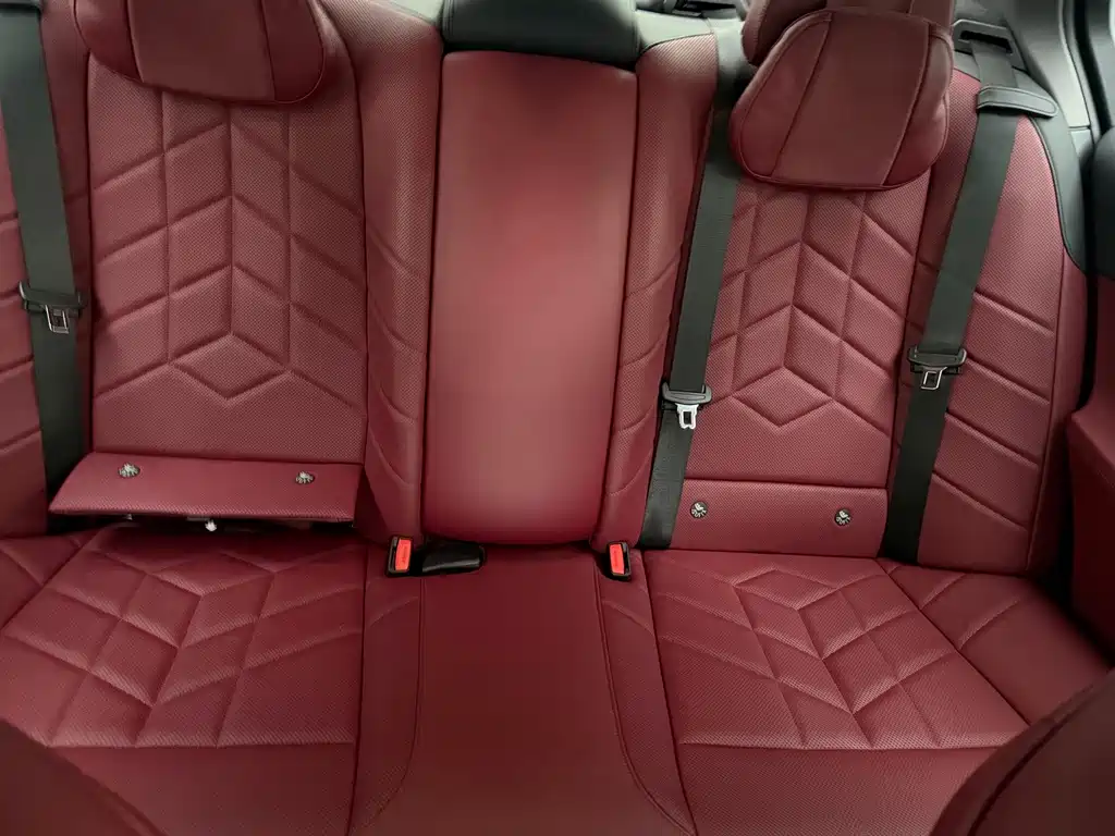 BMW 5 Series — фото 19