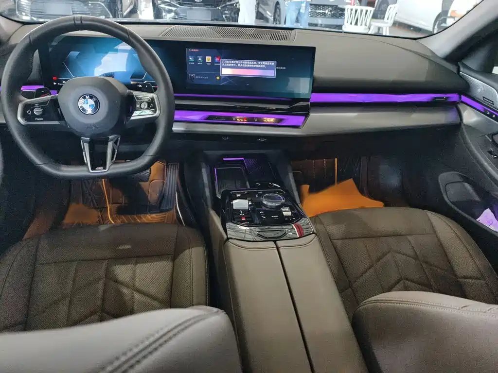 BMW 5 Series — фото 14