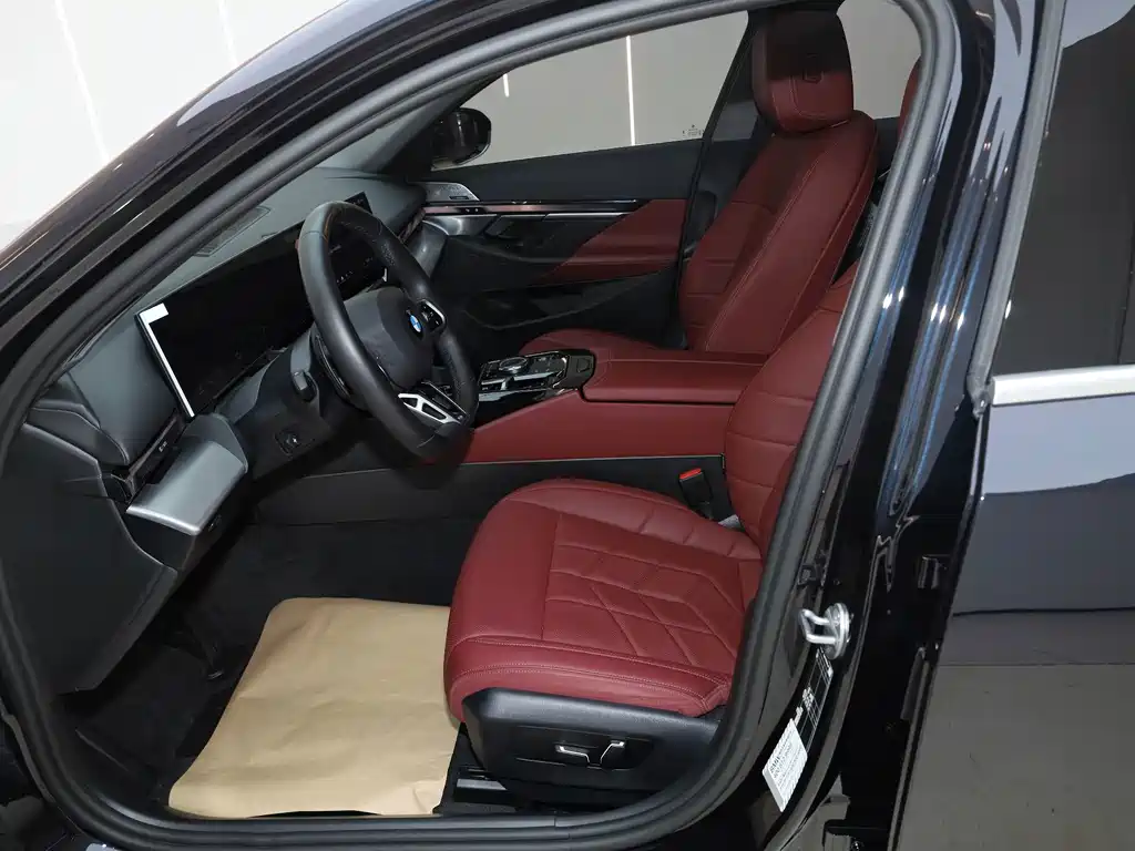 BMW 5 Series — фото 10