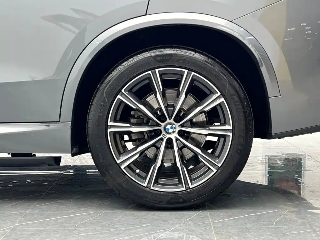 BMW X5 — фото 23