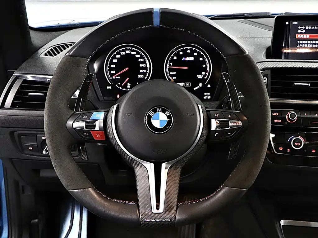 BMW M2 — фото 10