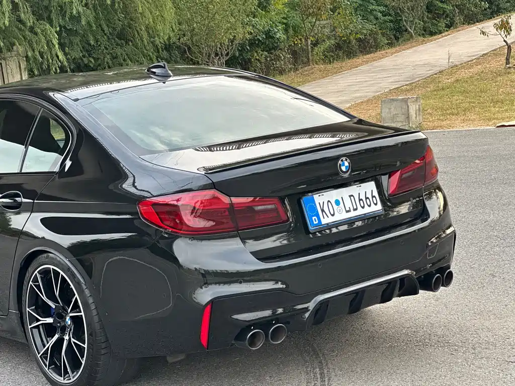 BMW M5 — фото 9