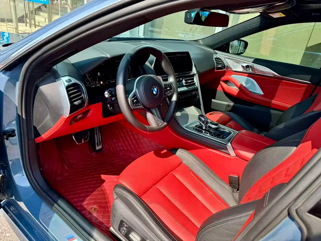 BMW 8 Series — фото 4