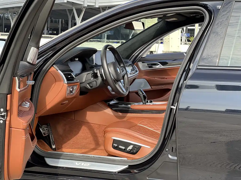 BMW 7 Series — фото 5