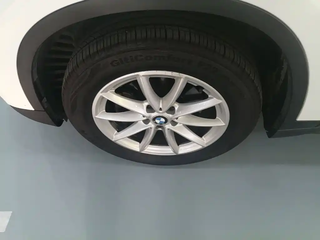 BMW X1 — фото 23