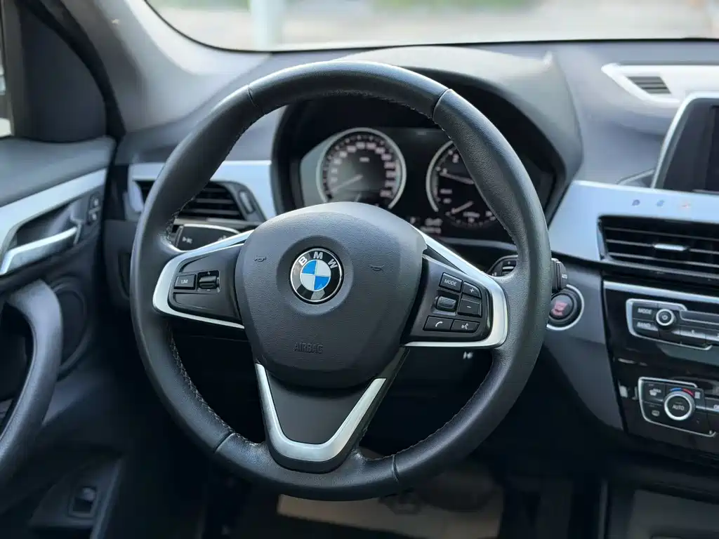 BMW X1 — фото 3