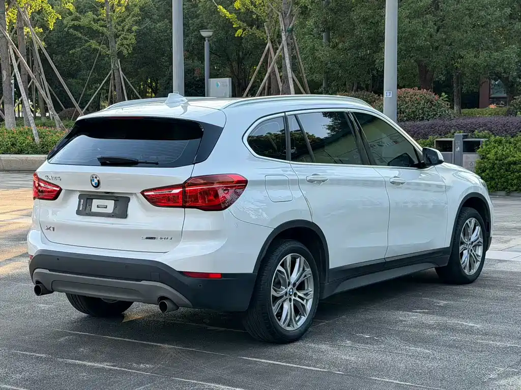 BMW X1 — фото 8