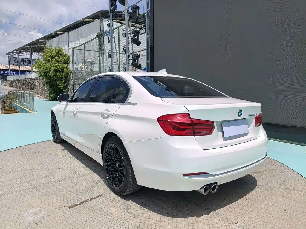 BMW 3 Series — фото 14