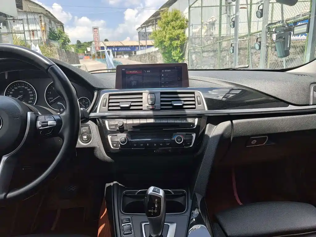 BMW 3 Series — фото 10