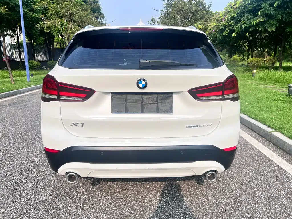 BMW X1 — фото 5