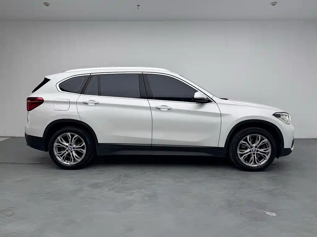 BMW X1 — фото 5