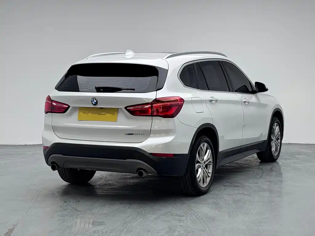 BMW X1 — фото 6
