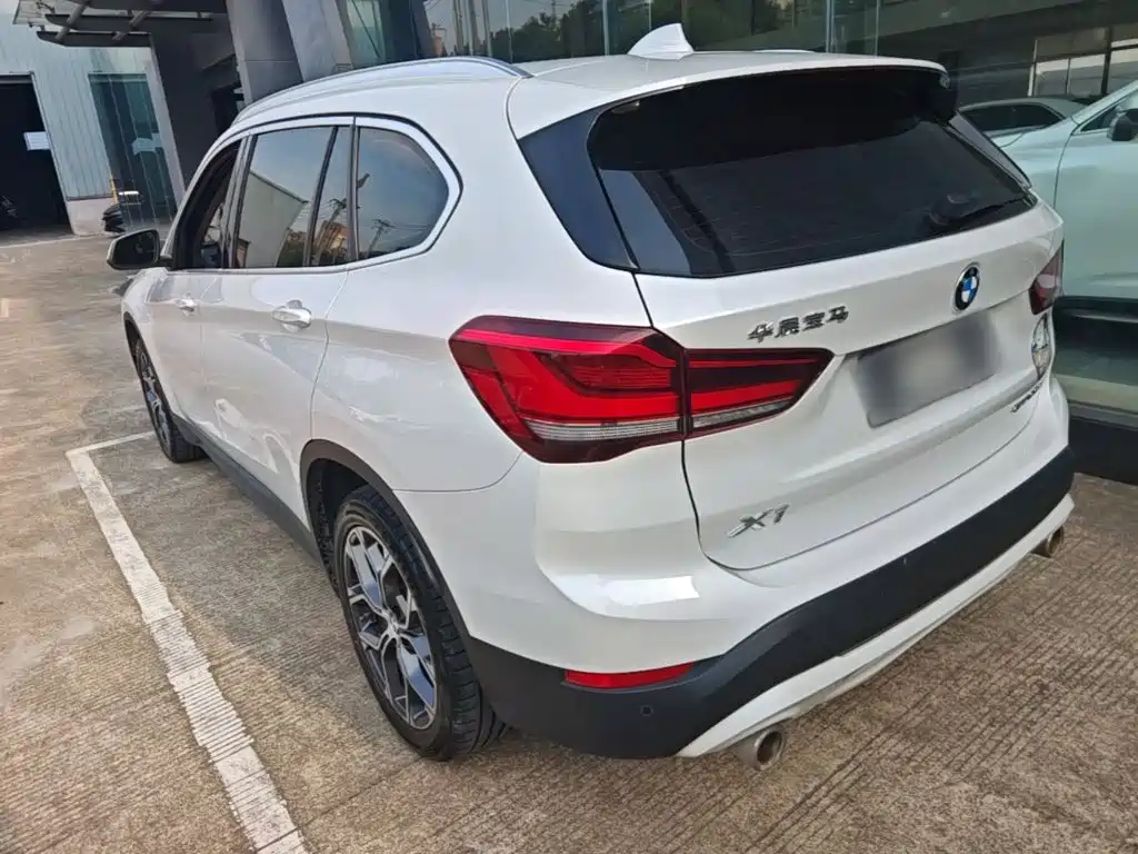BMW X1 — фото 5