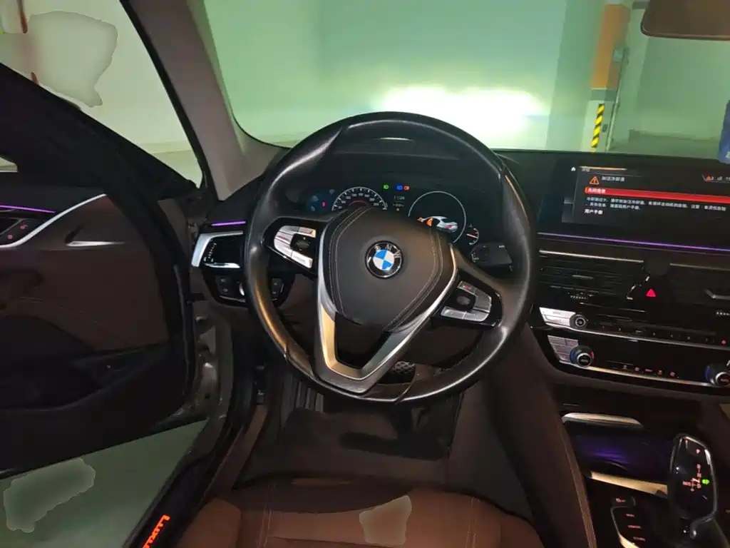 BMW 5 Series — фото 11