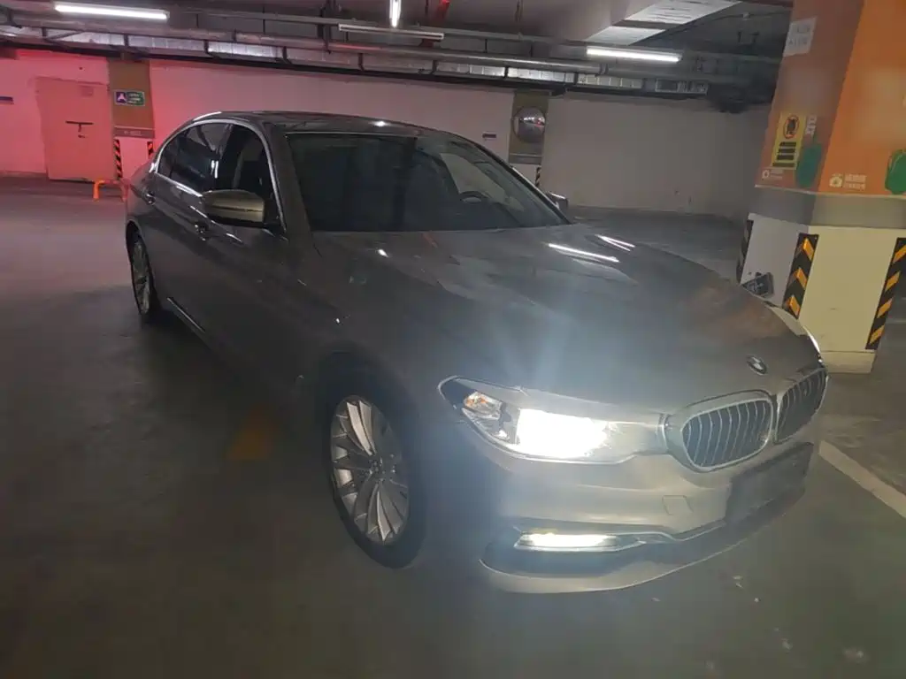 BMW 5 Series — фото 4