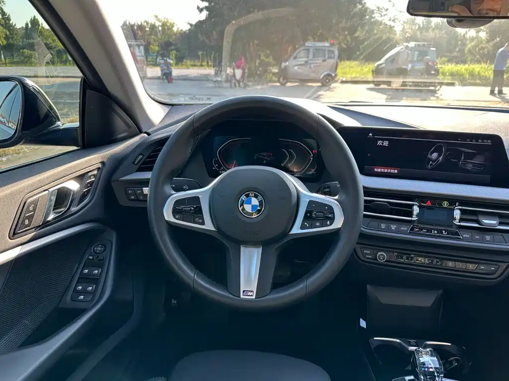 BMW 2 Series (Import) — фото 21