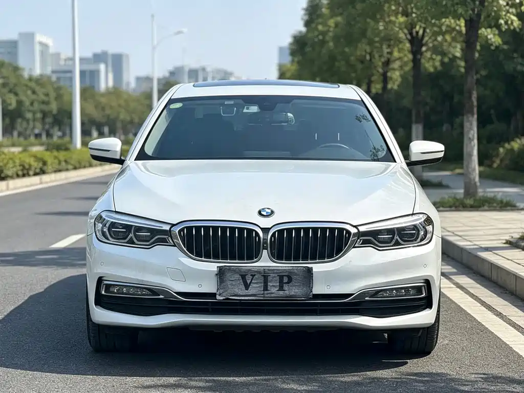 BMW 5 Series — фото 2