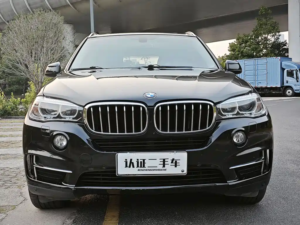 BMW X5 (Import) — фото 2