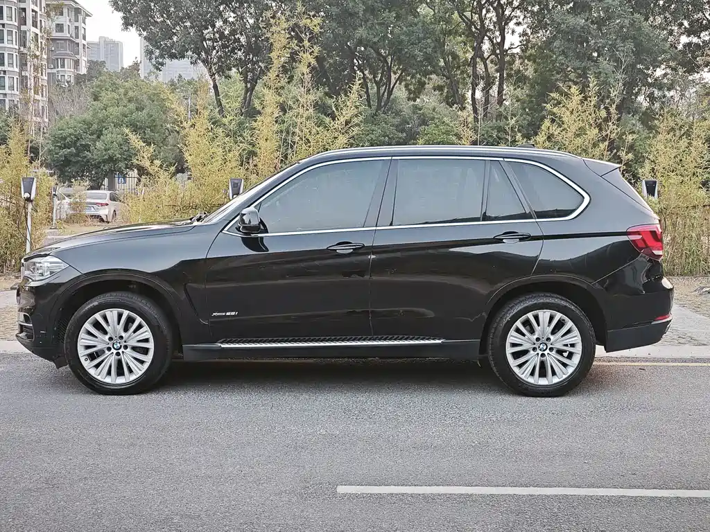 BMW X5 (Import) — фото 3