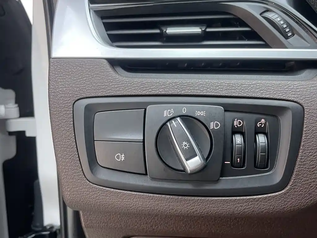 BMW X1 — фото 13