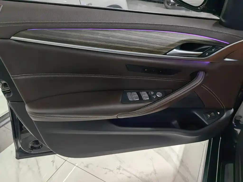 BMW 5 Series New Energy — фото 10