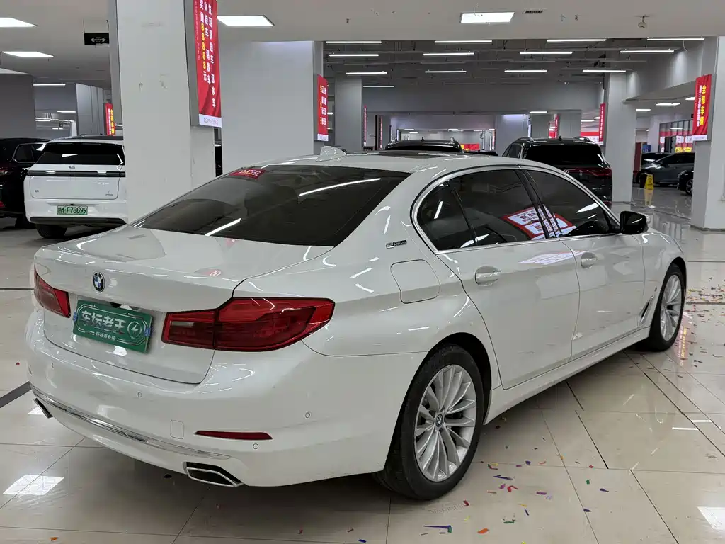 BMW 5 Series New Energy — фото 4