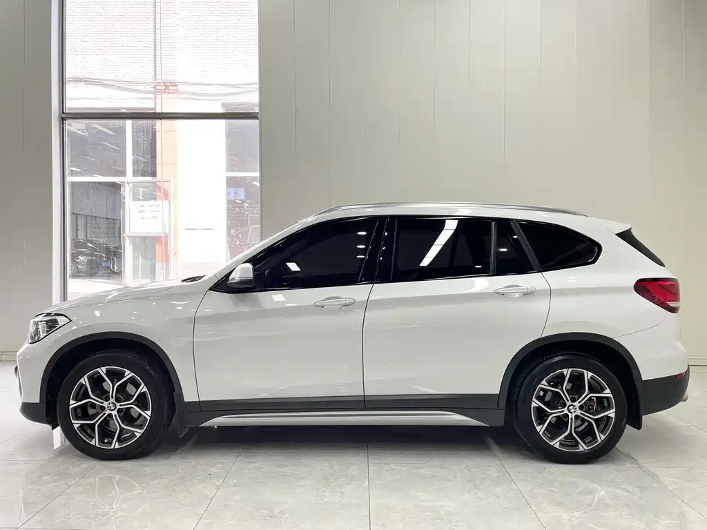BMW X1 — фото 5